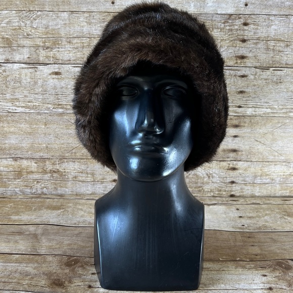 Luxurious One Size Womens Brown Fur Hat - Picture 2 of 11